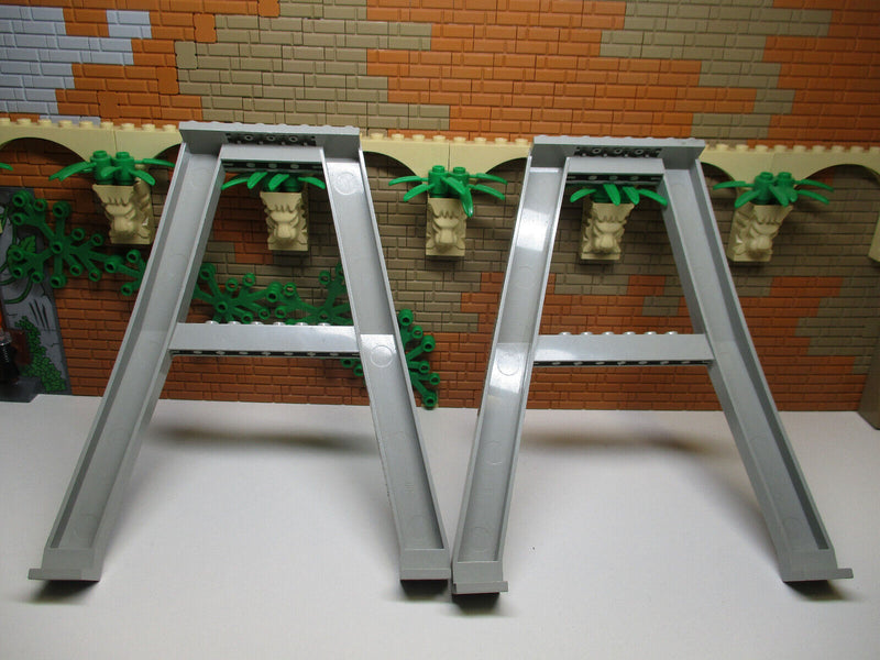 ( B 1 )  2x Lego City Kranstützen Verladekran Eisenbahn Brücke hellgrau 2635