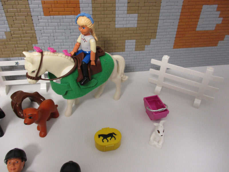 ( H14/10 ) Lego Belville Figuren mit Zubehör Pferdehof Reitstall Pferde