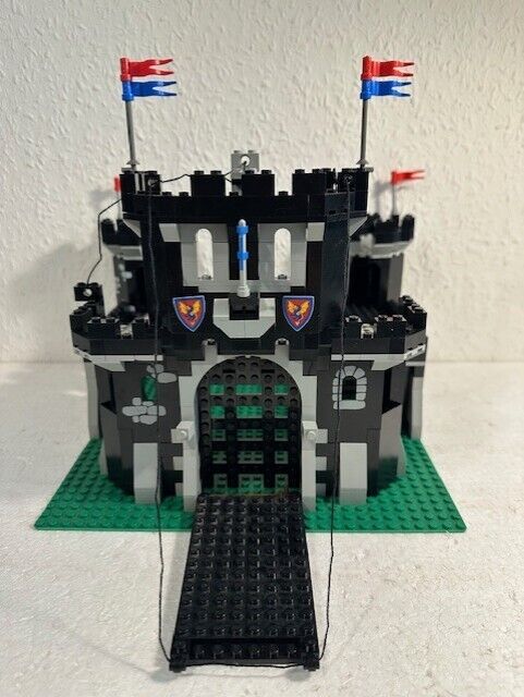 LEGO 6085 Black Monarch's Castle Ritterburg MIT BA