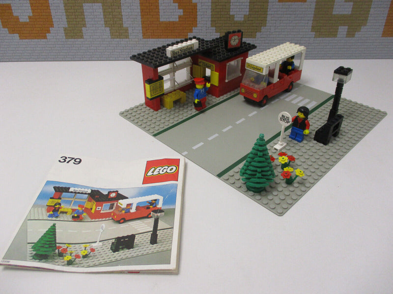 ( AH3 ) Lego 379  Busbahnhof / Bus Station  mit BA