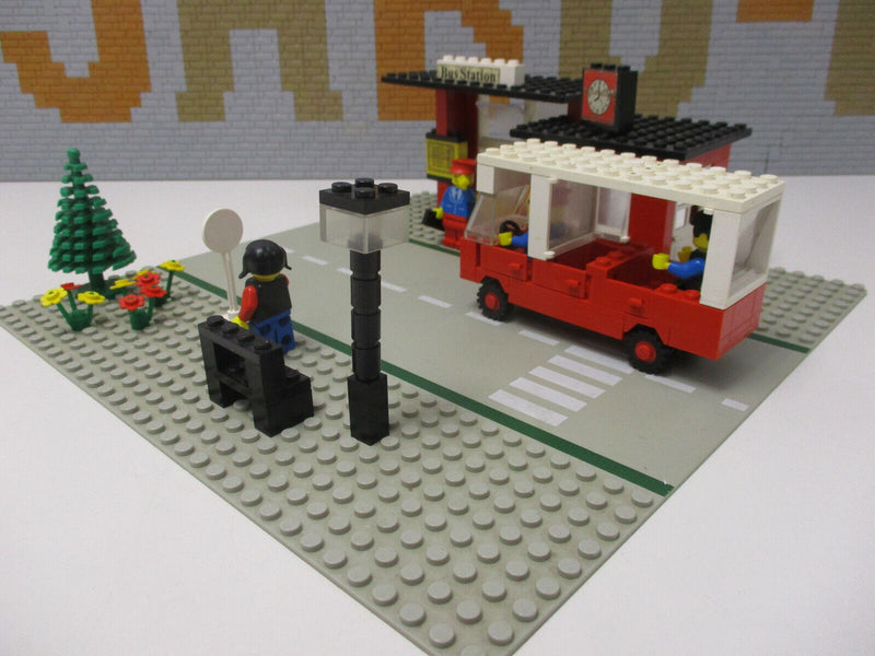 ( AH3 ) Lego 379  Busbahnhof / Bus Station  mit BA