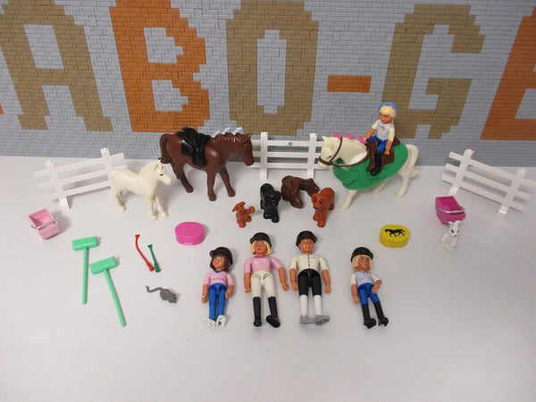 ( H14/10 ) Lego Belville Figuren mit Zubehör Pferdehof Reitstall Pferde