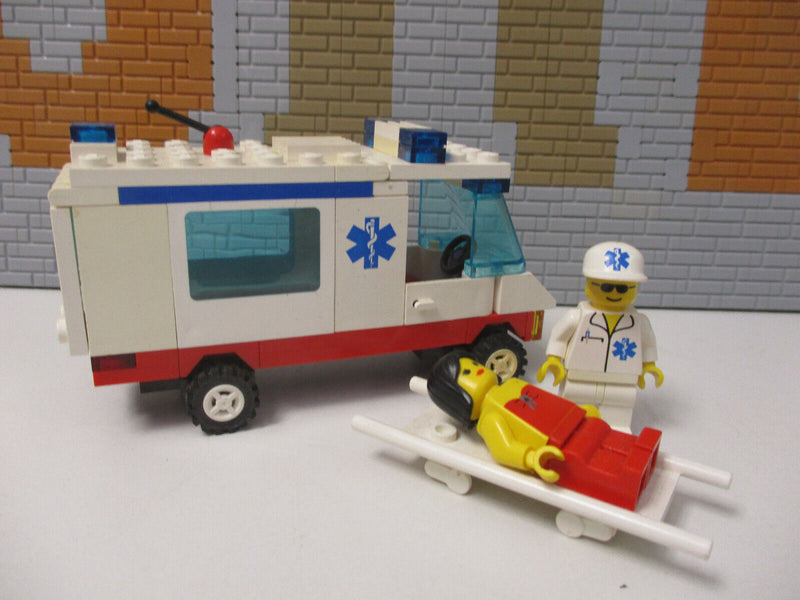 ( N11/3 ) LEGO System 6666 Krankenwagen mit BA