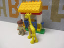 ( F 14 / 17  ) LEGO Duplo Futterkrippe Futtertrog mit Girafe und Figur Zoo Tierk