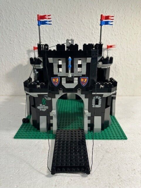 LEGO 6085 Black Monarch's Castle Ritterburg MIT BA