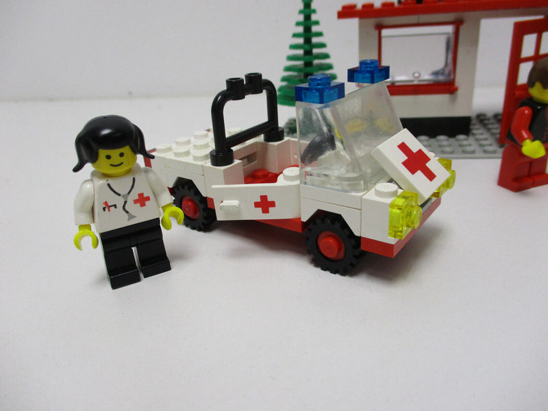 (A14) Lego 6364 Paramedic Unit Krankenhaus mit OVP & BA + 6629 Krankenwagen BA.