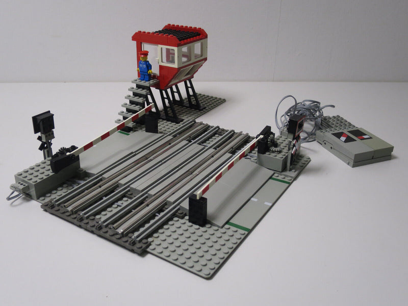( AH 7 ) Lego 7866 Elektrischer Bahnübergang 12V OVP & BA mit Inlay Komplett