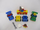 ( RB8/3 ) LEGO Duplo Race Action 4 Autos  2 Abschuss Rampen 3085