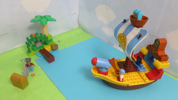 ( RB 27 / 5 ) LEGO DUPLO Piratenschiff mit Zubehör Pirateninsel mit Schatztruhe