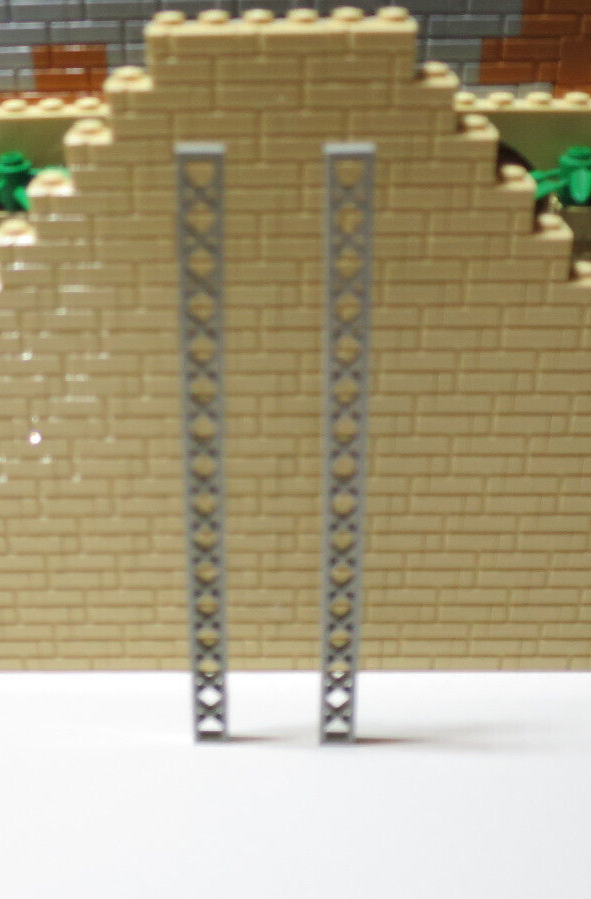 (C8 /4) Lego 2x Eisenbahn 12V Gittermast Signalmast Lichtmast Hellgrau 7867 7860