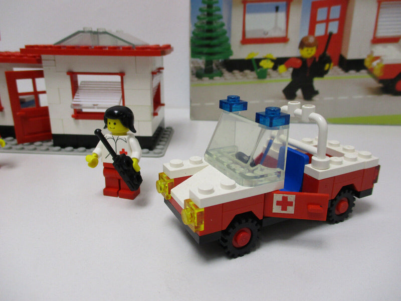 (A14) Lego 6364 Paramedic Unit Krankenhaus mit OVP & BA + 6629 Krankenwagen BA.