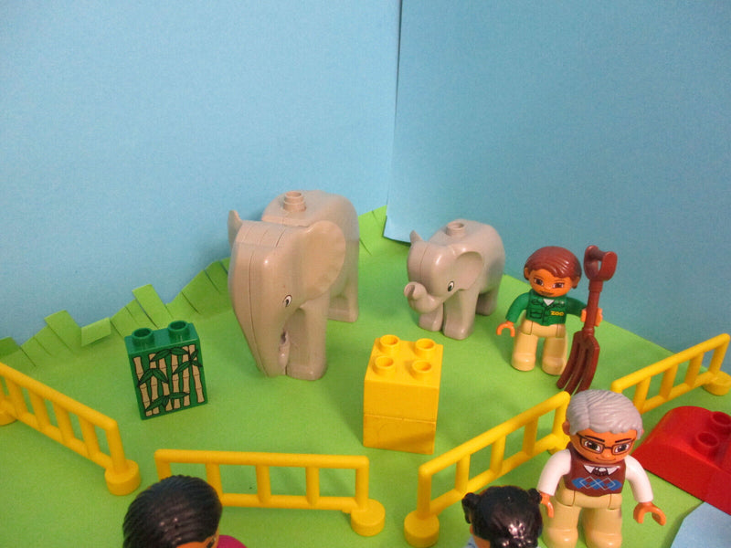 ( GB35 / 1 ) LEGO Duplo Zoo / Safari Löwen Elefanten Roben Figuren