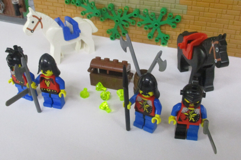 (E6 / 2) Lego 4 x Ritter Knight Kingdom Castle Pferd Zubehör 6086 6080 6085 6082