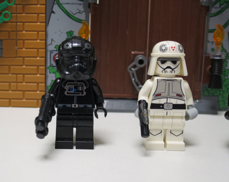 ( D10 /9 ) LEGO STAR WARS  AT-DP Pilot , TIE Fighter Pilot , AT-AT Driver , TIE
