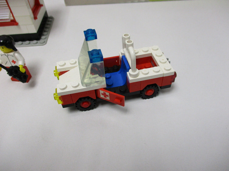 (A14) Lego 6364 Paramedic Unit Krankenhaus mit OVP & BA + 6629 Krankenwagen BA.