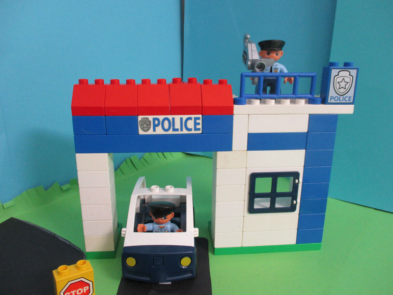 ( RB33 / 4 ) LEGO Duplo Polizei Set Auto Motorrad Figuren Polizeistation