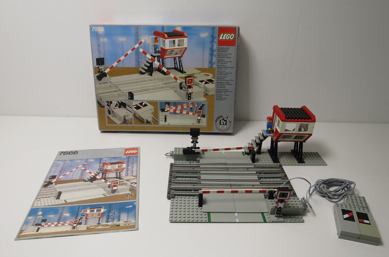 ( AH 7 ) Lego 7866 Elektrischer Bahnübergang 12V OVP & BA mit Inlay Komplett