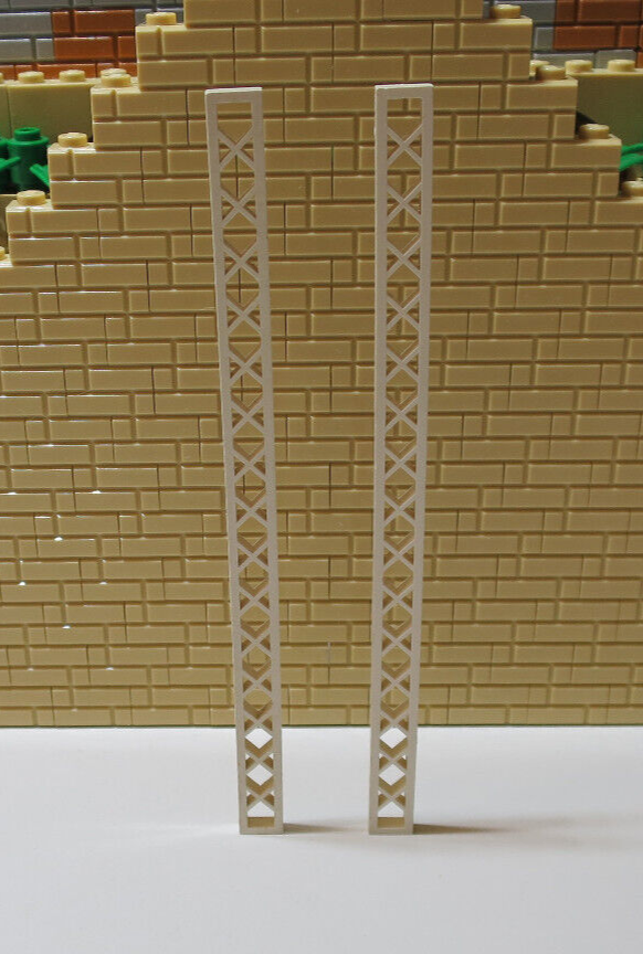 (C8 /6) Lego 2x Eisenbahn 12V Gittermast Signalmast Lichtmast weiß 6540 6541
