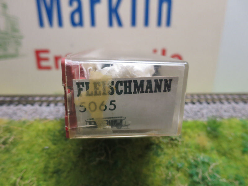 ( J10 / 4  ) Fleischmann 5065 Personenwagen 3 Kl. H0 mit OVP guter Zustand