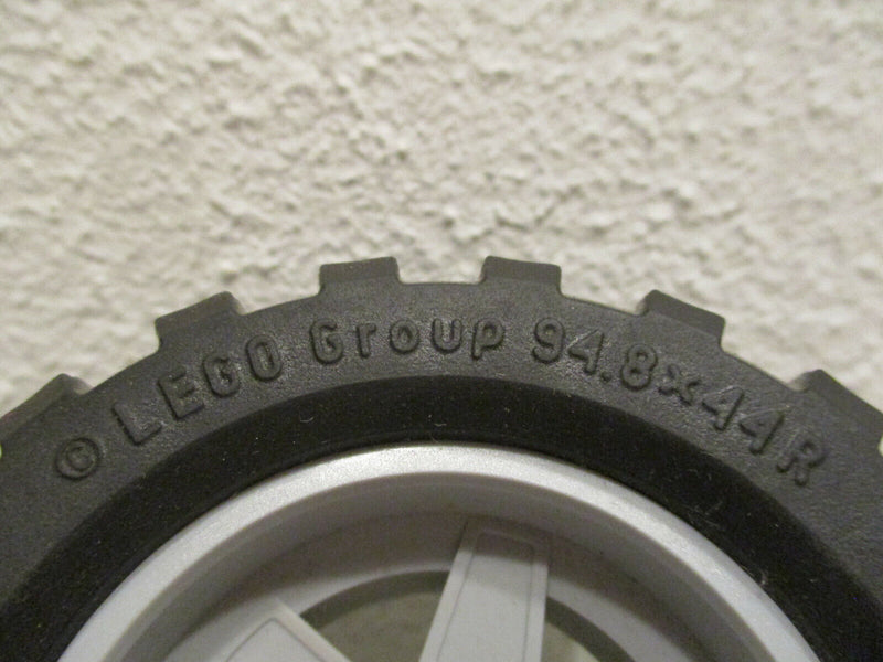 ( F8 / 1 ) 4 Lego Technik Technic Rad Räder Reifen mit Felge 94,8x44 R grau